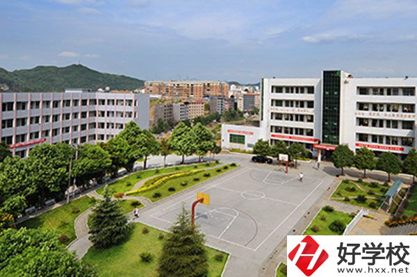 在瀘溪縣第一職業(yè)中學(xué)學(xué)平面設(shè)計(jì)怎么樣？
