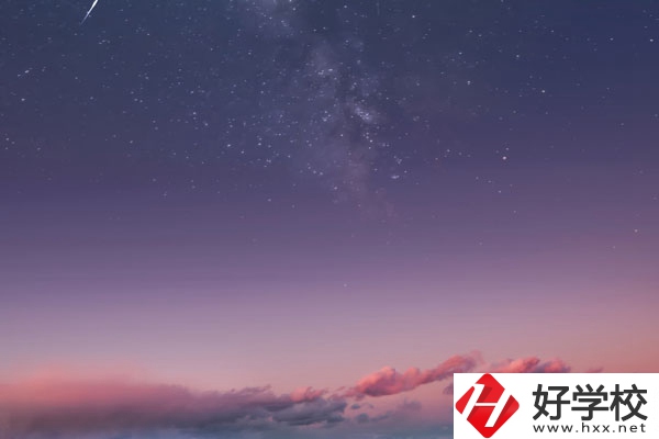湖南經(jīng)貿(mào)職業(yè)中專學校有哪些特色專業(yè)？