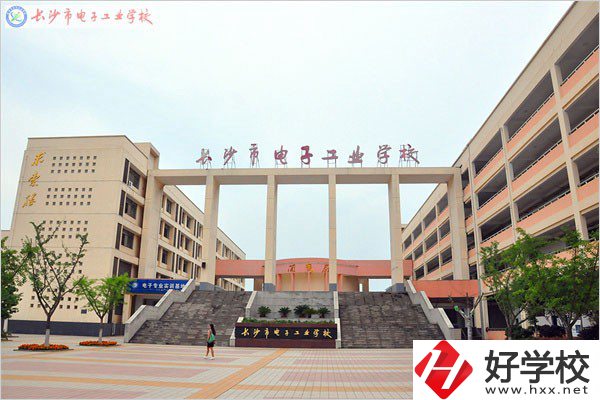長(zhǎng)沙學(xué)費(fèi)便宜的中專有哪些？有什么招生專業(yè)？