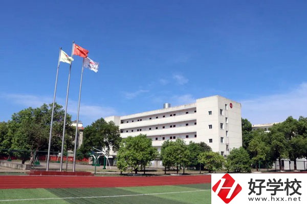 湘潭鐵路工程學(xué)校開設(shè)了哪些專業(yè)？就業(yè)前景如何？
