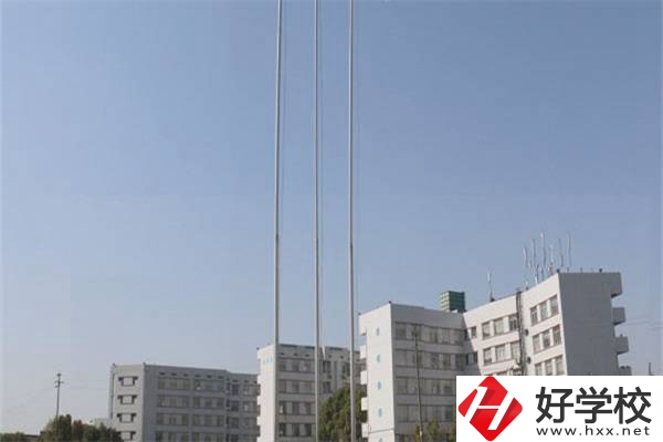 湖南有學煙花爆竹專業(yè)的職校嗎？這個專業(yè)怎么樣？