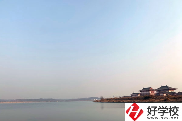 張家界汽修技校實力如何？學(xué)校生活環(huán)境怎么樣？