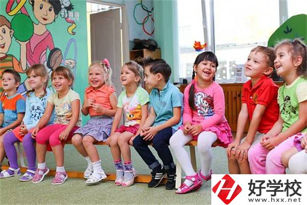 在湖南想當(dāng)老師可以學(xué)哪些專(zhuān)業(yè)？需要考證嗎？