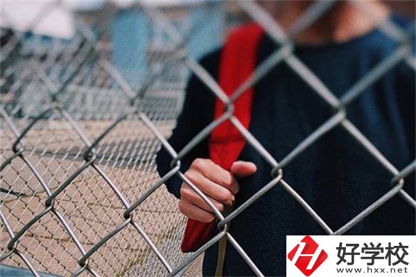 在湖南讀高中和讀職高有什么不同？職高生有什么優(yōu)勢(shì)？