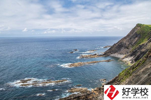 華容縣職業(yè)中專學(xué)校有高考班嗎？升學(xué)率怎么樣？