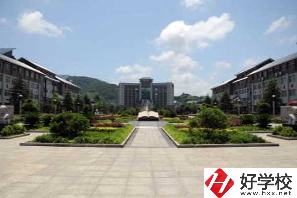 湘西州經(jīng)濟貿(mào)易學(xué)校開設(shè)了哪些專業(yè)？學(xué)費是多少？