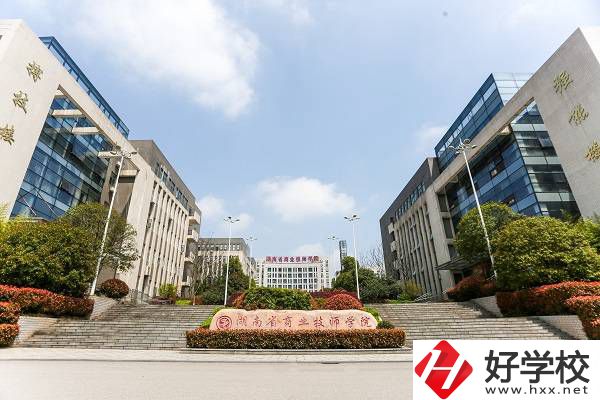株洲比較好的廚師培訓(xùn)學(xué)校有哪些？烹飪專業(yè)好就業(yè)嗎？