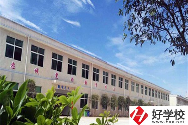 長(zhǎng)沙益立中等職業(yè)學(xué)校的辦學(xué)條件怎么樣？