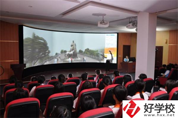 長沙市望城區(qū)職業(yè)中等專業(yè)學(xué)校的辦學(xué)條件如何？