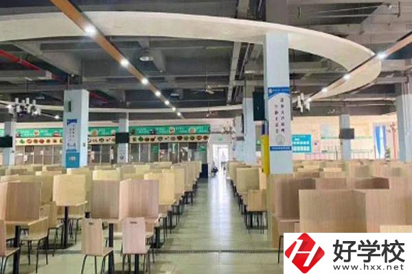 長沙經(jīng)貿(mào)職業(yè)中專有哪些招生專業(yè)？學費是多少？
