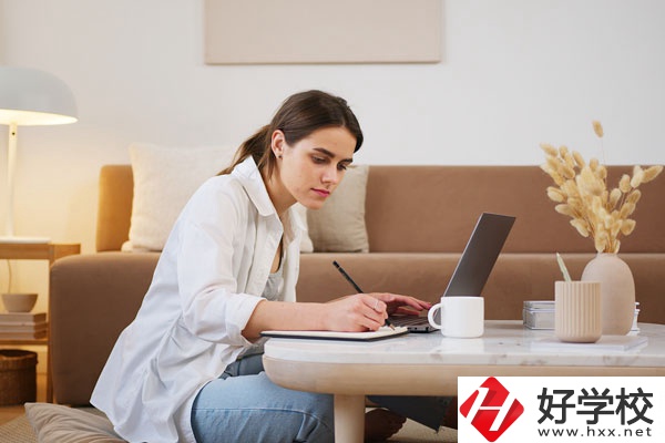 郴州市理工職業(yè)技術(shù)學(xué)校有什么專業(yè)？學(xué)校地址在哪兒？
