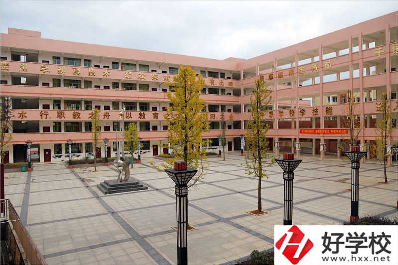 祁陽(yáng)縣職業(yè)中等專(zhuān)業(yè)學(xué)校師資情況如何？