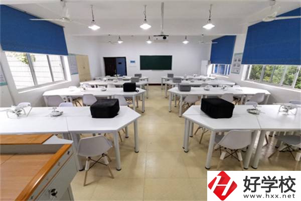 去湘潭鐵路工程學(xué)校怎么乘車？要帶什么資料？