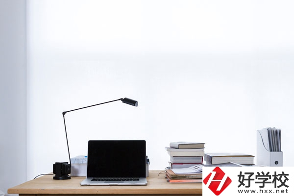 懷化市工業(yè)中等專業(yè)學(xué)校讀哪些專業(yè)比較好？