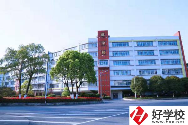 長沙市賀龍體育運動學校推薦去嗎？學校好嗎？