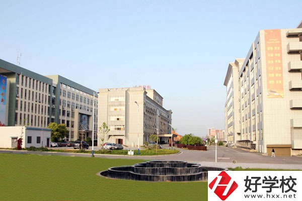 婁底技師學院有哪些特色專業(yè)？設(shè)施如何？