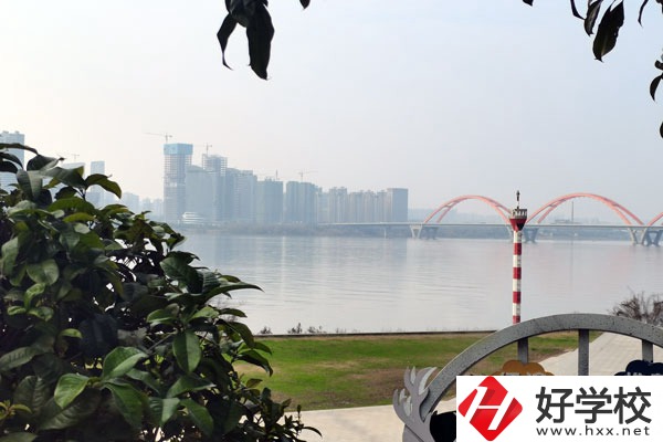 武岡市藍(lán)深職業(yè)技術(shù)學(xué)校怎么樣？就業(yè)前景如何？