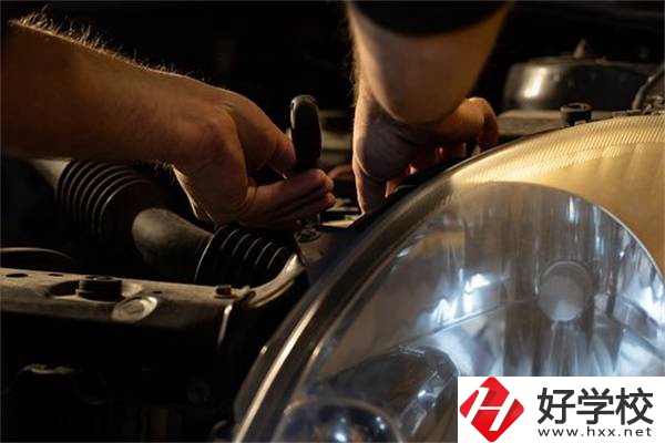 長沙中職學(xué)校有什么熱門專業(yè)？哪些適合女生學(xué)習(xí)？