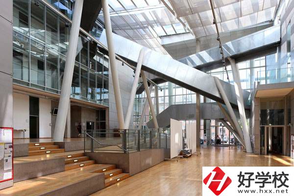 湖南職高學(xué)校排名較好的學(xué)校是哪些？有什么專業(yè)？