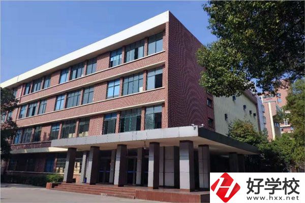 湖南建設中等職業(yè)學校教學樓