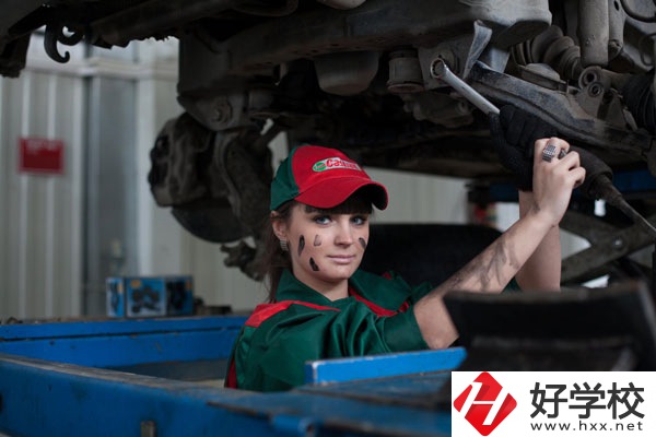 湖南省經(jīng)濟貿(mào)易職業(yè)中專學校汽車維修值得學嗎？