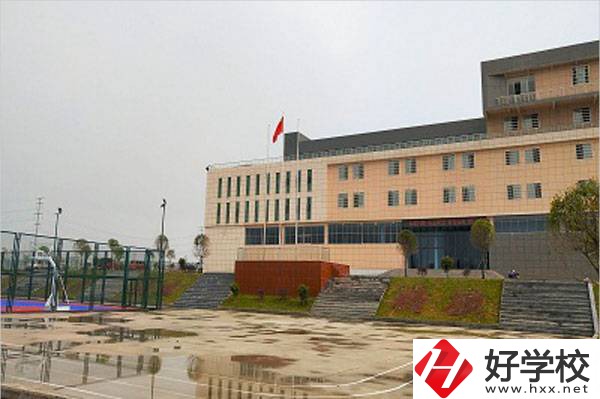婁底市環(huán)宇中等職業(yè)技術(shù)學(xué)校在哪里？辦學(xué)條件怎么樣？