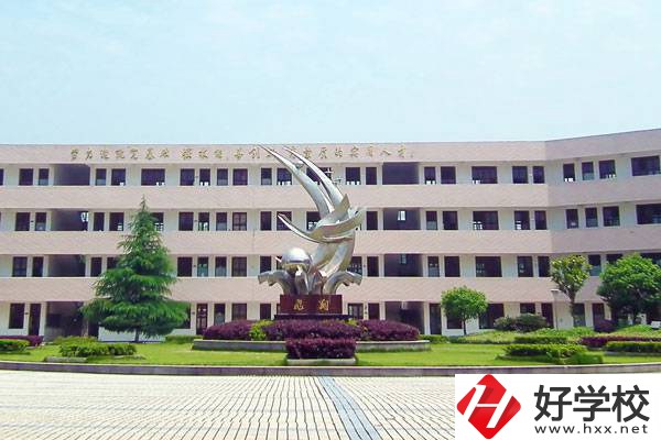 汨羅市楚怡職業(yè)中專學(xué)校有哪些重點(diǎn)專業(yè)？