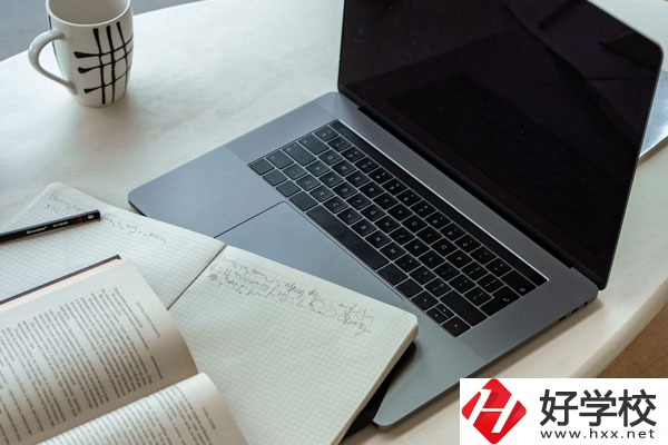 在衡陽想學(xué)廚師？這個(gè)學(xué)校不能錯過！