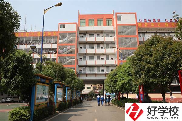 湖南育才技工學(xué)校怎么樣？是公辦學(xué)校嗎？