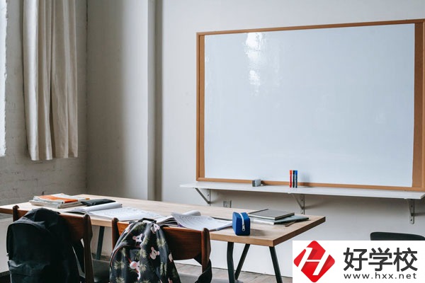 株洲市生物工程中專學(xué)校有哪些專業(yè)？怎么選好呢？