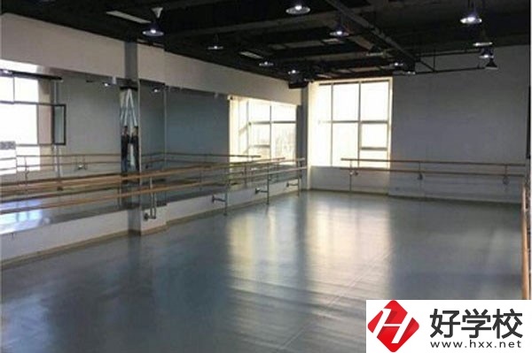 衡陽(yáng)市文華藝術(shù)學(xué)校怎么樣？有什么辦學(xué)特色？