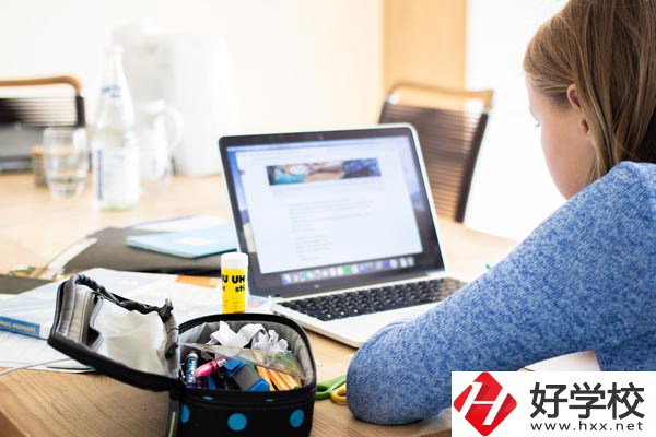湖南經(jīng)濟貿(mào)易職業(yè)中專學(xué)校專業(yè)有哪些？就業(yè)率如何？