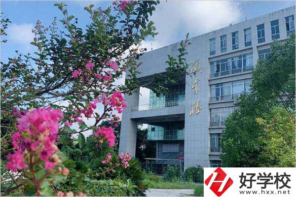 株洲一職是重點(diǎn)職高嗎？是公辦還是民辦？