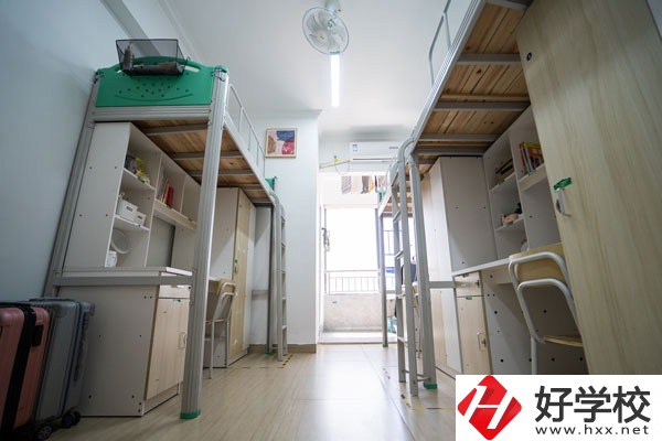 湖南智云技工學(xué)校怎么樣？收費(fèi)標(biāo)準(zhǔn)是怎樣的？