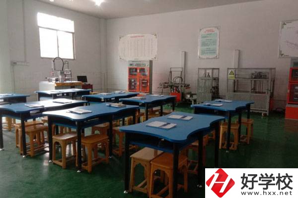 湘西涉外經(jīng)濟(jì)職業(yè)學(xué)校辦學(xué)條件怎么樣？有哪些特色專(zhuān)業(yè)？