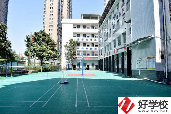 漣源市科技職業(yè)學(xué)校位置在哪里？校園環(huán)境怎么樣？