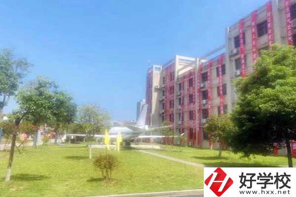 長(zhǎng)沙經(jīng)貿(mào)職業(yè)中?？梢詤⒓痈呖紗?？還有哪些升學(xué)方式？