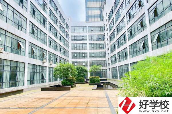 湖南曙光科技技工學(xué)校怎么樣？有哪些熱門專業(yè)？