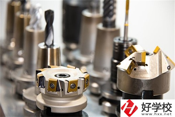 益陽(yáng)不參加中考可以上中專嗎？有什么專業(yè)推薦？