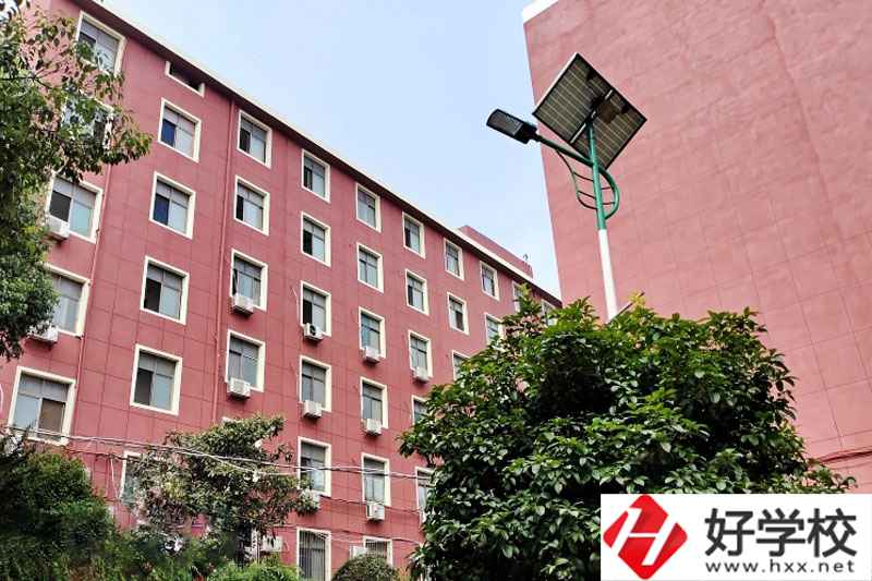 益陽(yáng)市第一職業(yè)中專學(xué)校好不好？辦學(xué)條件怎么樣？