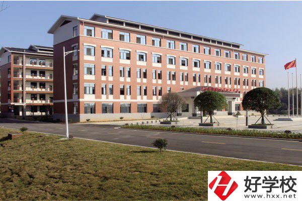 長沙市湘都中等職業(yè)學(xué)校學(xué)生宿舍有空調(diào)嗎？