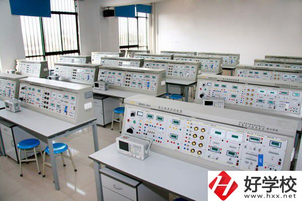 桃源縣武陵職業(yè)技術(shù)學校實訓(xùn)室
