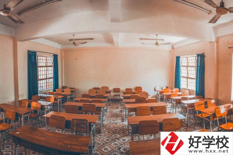 婁底職業(yè)技術(shù)學(xué)院有哪些專業(yè)？學(xué)費(fèi)貴不貴？