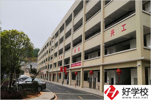 郴州臨武職業(yè)中專怎么樣？教學(xué)條件好不好？