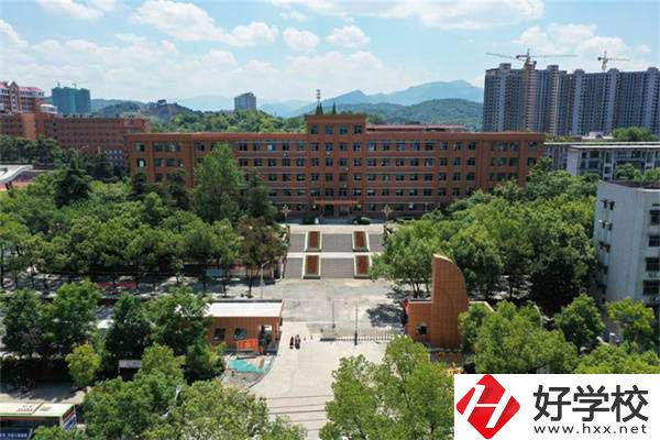 婁底最好的師范職校是哪所？師范專業(yè)好就業(yè)嗎？