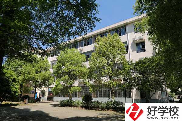 岳陽(yáng)市第一職業(yè)中等專業(yè)學(xué)校是公辦學(xué)校嗎？學(xué)校怎么樣？