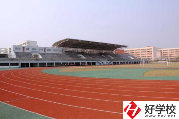 想學(xué)電子技術(shù)類專業(yè)，推薦長沙這所中職學(xué)校
